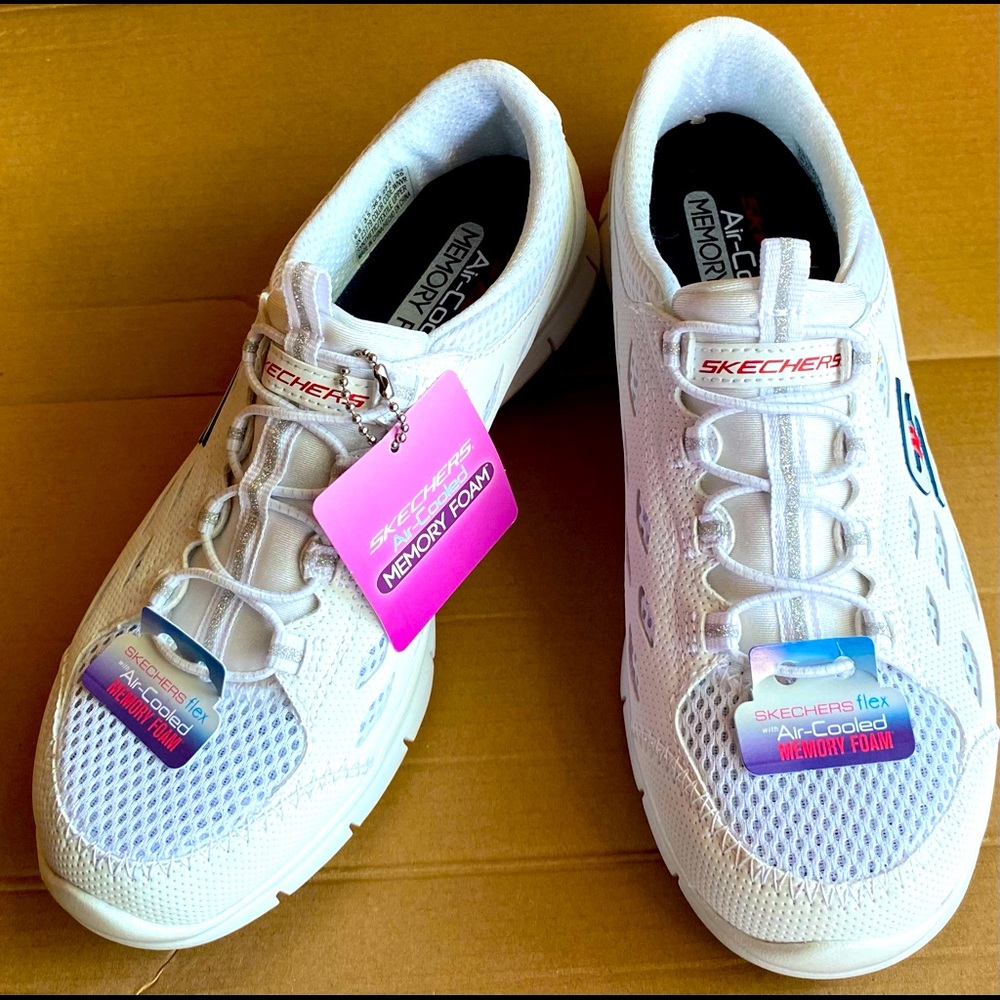Sketchers Women’s Size 6.5 (New)